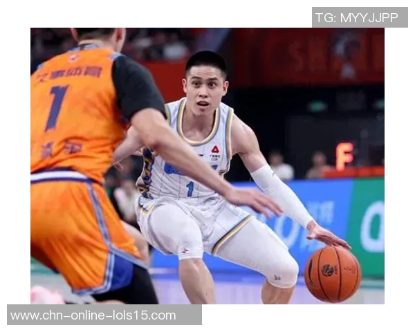 曾凡博崭露头角引发热议球场表现与未来发展备受关注